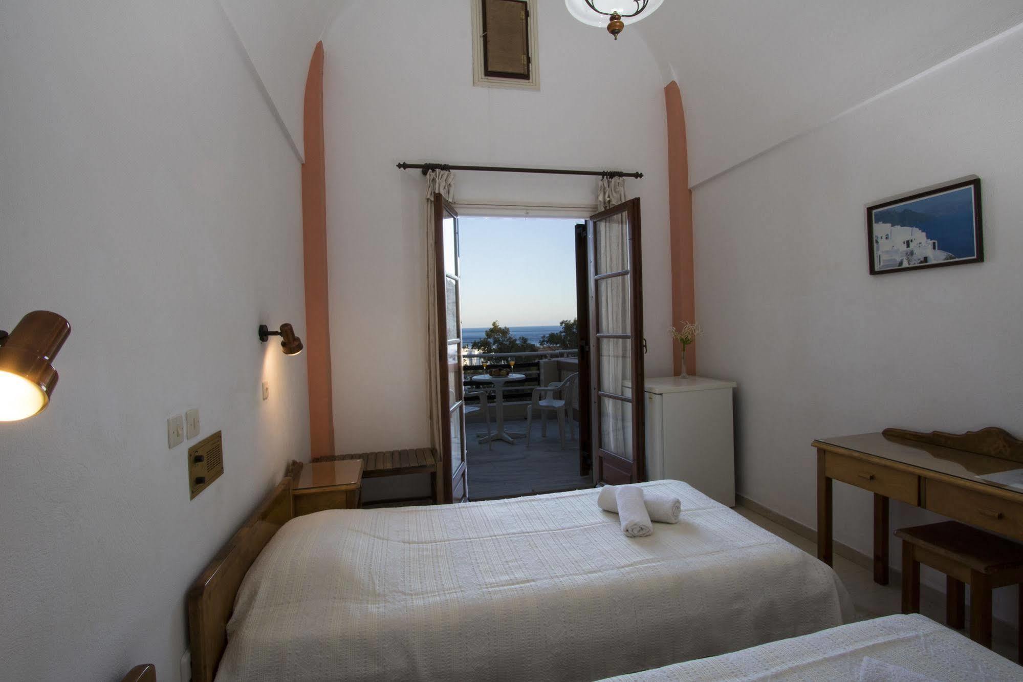 Hotel Adonis (Adults Only) Kamári Dış mekan fotoğraf