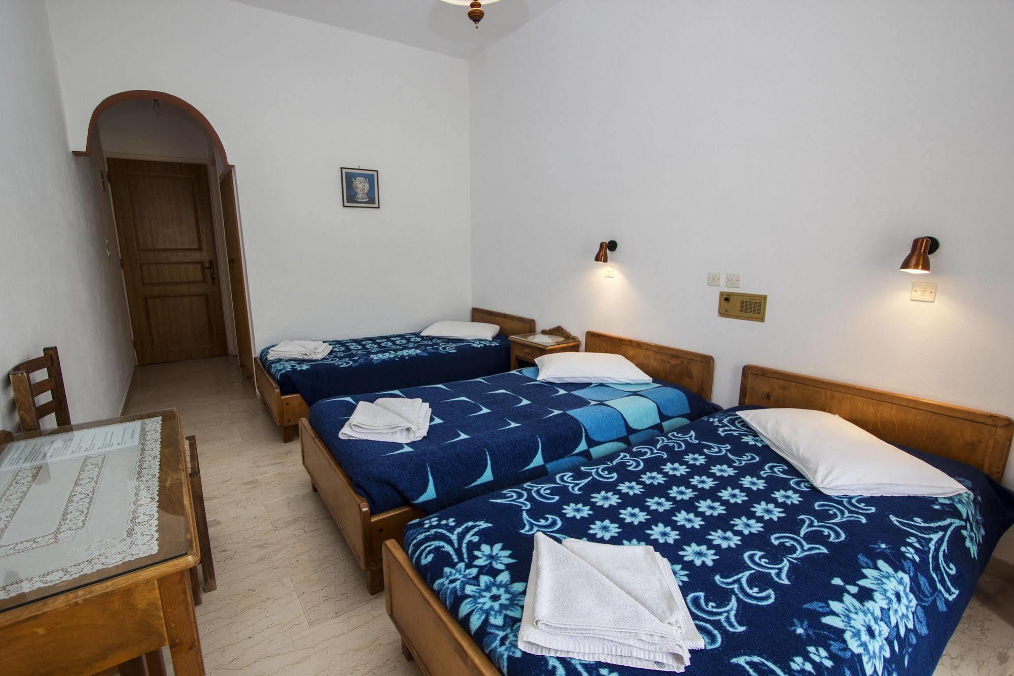 Hotel Adonis (Adults Only) Kamári Dış mekan fotoğraf
