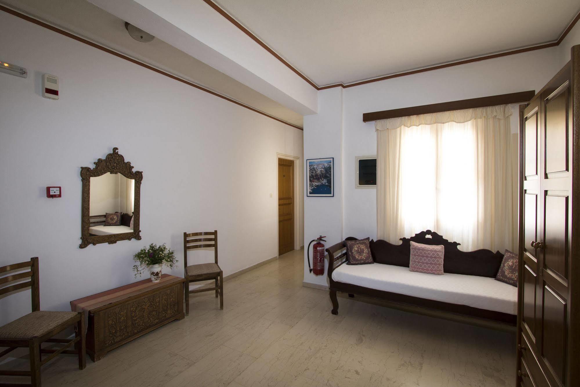 Hotel Adonis (Adults Only) Kamári Dış mekan fotoğraf