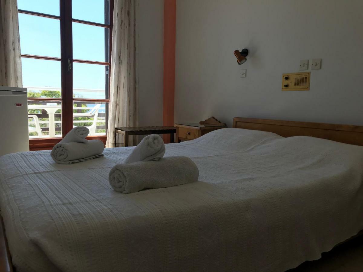 Hotel Adonis (Adults Only) Kamári Dış mekan fotoğraf