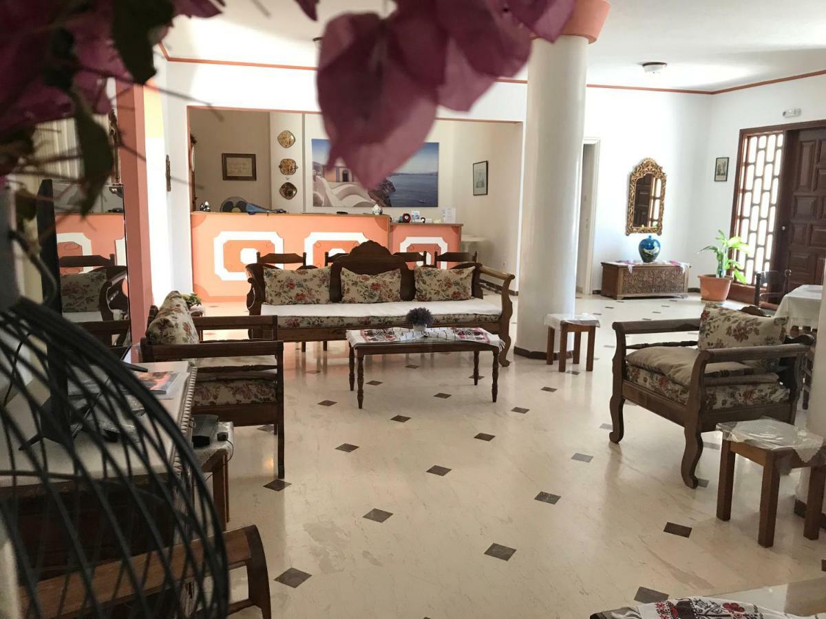 Hotel Adonis (Adults Only) Kamári Dış mekan fotoğraf